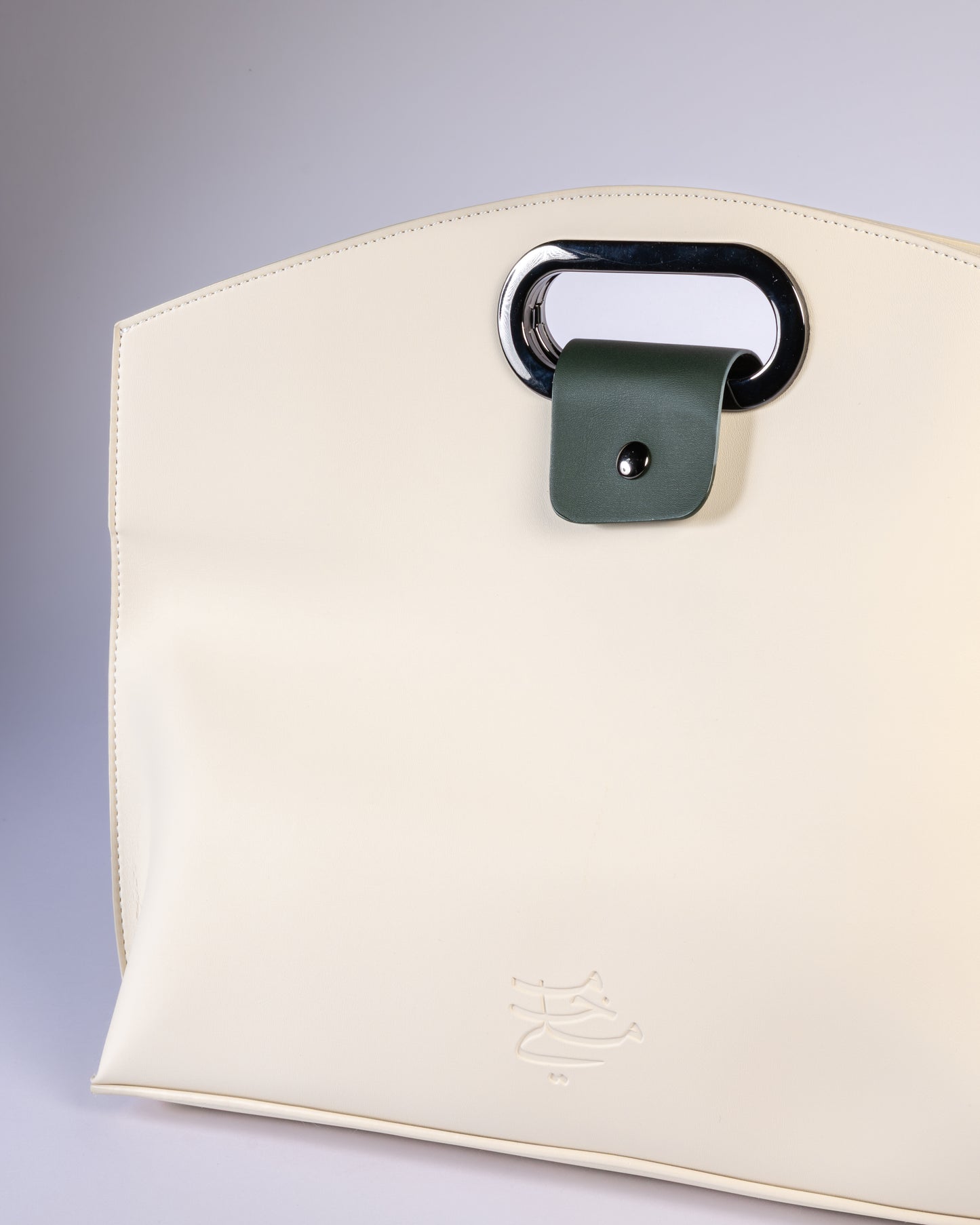 حقـيبة مخـملي